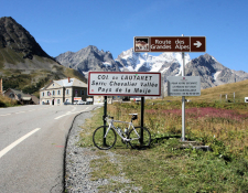 Voyage itinérant : Vierzon – Col du Lautaret (05) pour 3 « Cyclot’ines » Vierzonnaises