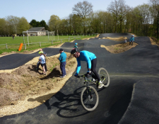 L’école cyclo des Randonneurs Jouettois découvre le  « Pumptrack » de JOUET sur l’Aubois