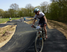 Les financeurs en visite au pump track de JOUET sur l’Aubois