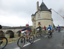 Semaine « Jeunes » de CHATELLERAULT : Du vélo et des jeux