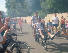 Les Cyclotouristes Vierzonnais ont accompagné le défi sportif « L’un possible » sur les routes du Cher et de l’Indre