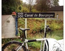 Vierzon Rando Loisirs à vélo le long du canal de Bourgogne